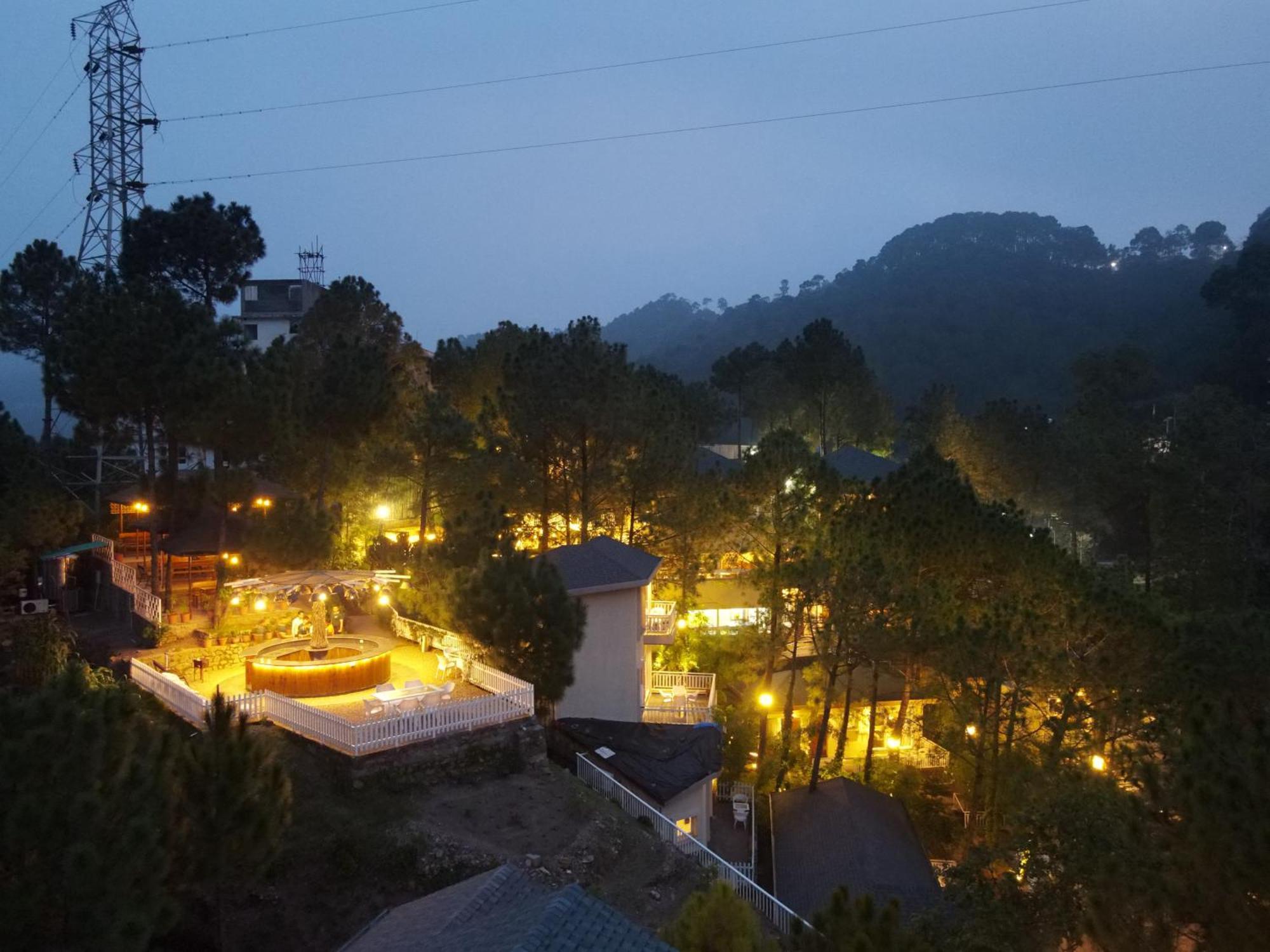 Jungle Lodge Resort Kasauli Exterior photo